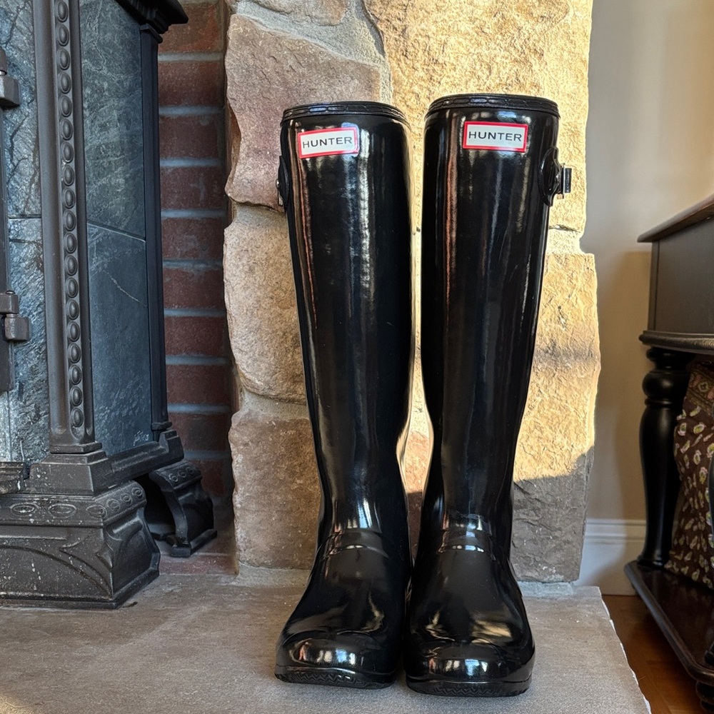 ☔️ Sz 8 Hunter Glossy Black Rain Boots